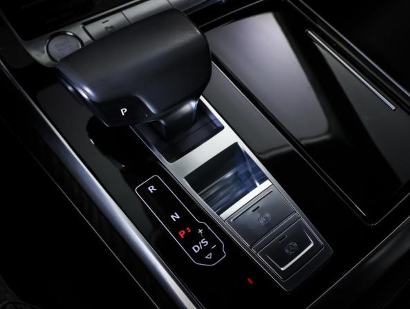 Audi Q8 I (4M) с пробегом 2019 года, цена 5 844 000 рублей, 136930 км, внедорожник, Автокод Объявления