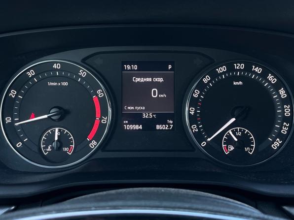 Skoda Octavia IV (A8) с пробегом 2021 года, цена 2 190 000 рублей, 109989 км, лифтбек, Автокод Объявления