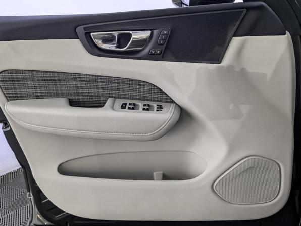 Volvo XC60 II с пробегом 2020 года, цена 3 800 000 рублей, 93905 км, внедорожник, Автокод Объявления