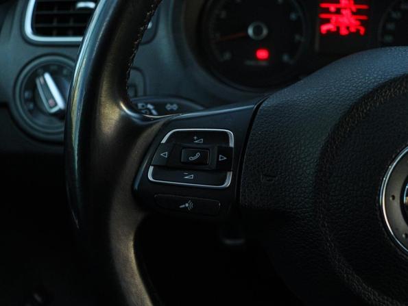 Volkswagen Polo V с пробегом 2014 года, цена 700 000 рублей, 214295 км, седан, Автокод Объявления