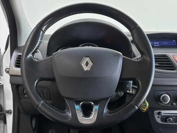 Renault Fluence I Рестайлинг с пробегом 2014 года, цена 690 000 рублей, 205165 км, седан, Автокод Объявления