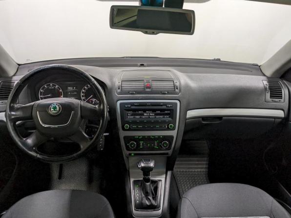 Skoda Octavia II (A5) Рестайлинг с пробегом 2012 года, цена 750 000 рублей, 289552 км, лифтбек, Автокод Объявления