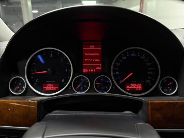 Volkswagen Touareg I Рестайлинг с пробегом 2008 года, цена 1 150 000 рублей, 292406 км, внедорожник, Автокод Объявления