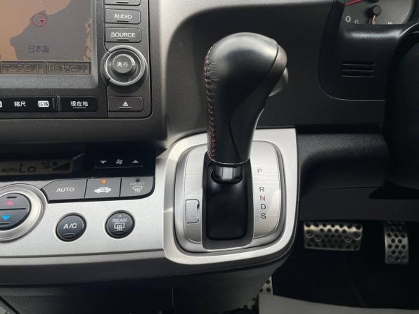 Honda Stream II Рестайлинг с пробегом 2010 года, цена 1 427 000 рублей, 153790 км, компактвэн, Автокод Объявления
