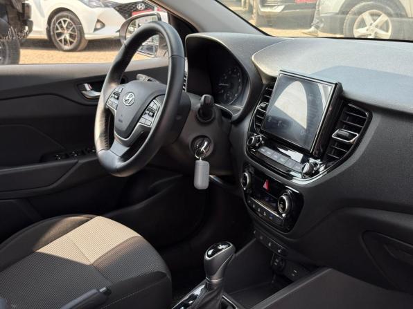 Hyundai Solaris II Рестайлинг с пробегом 2022 года, цена 2 000 000 рублей, 45097 км, седан, Автокод Объявления