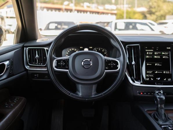 Volvo V60 Cross Country II с пробегом 2021 года, цена 4 799 000 рублей, 118299 км, универсал, Автокод Объявления