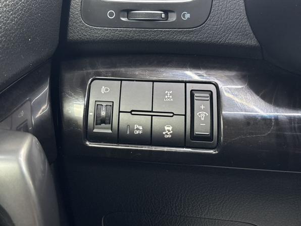Kia Sorento II Рестайлинг с пробегом 2017 года, цена 2 299 000 рублей, 71156 км, внедорожник, Автокод Объявления