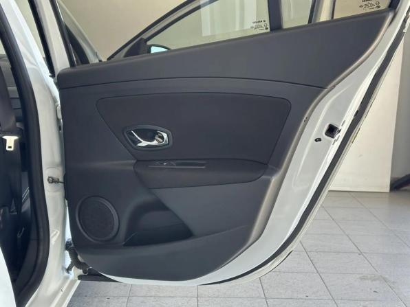 Renault Fluence I Рестайлинг с пробегом 2014 года, цена 690 000 рублей, 205165 км, седан, Автокод Объявления