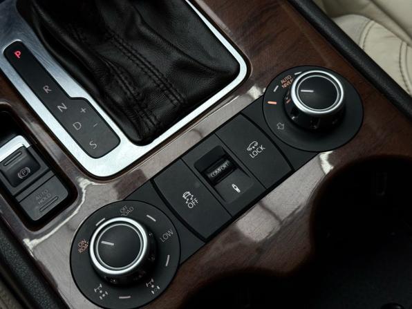 Volkswagen Touareg II с пробегом 2011 года, цена 1 749 000 рублей, 310436 км, внедорожник, Автокод Объявления