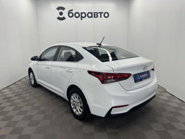 Hyundai Solaris II с пробегом 2017 года, цена 1 200 000 рублей, 96615 км, седан, Автокод Объявления