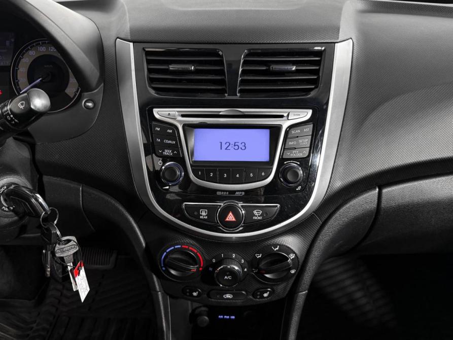 Hyundai Solaris I Санкт-Петербург  - изображение 17