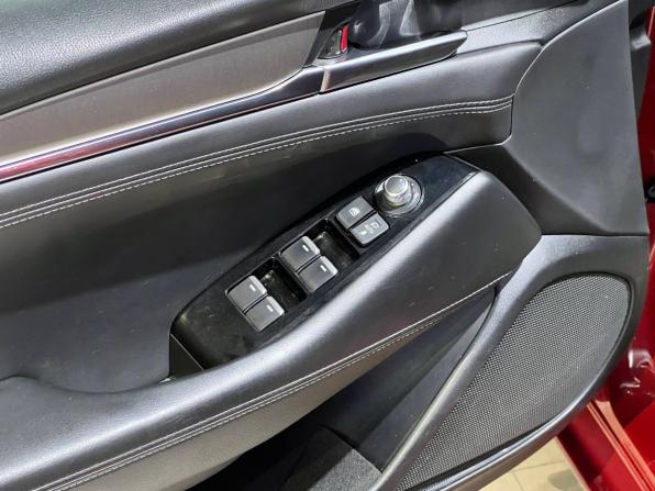 Mazda 6 III (GJ) Рестайлинг 2 с пробегом 2018 года, цена 2 150 000 рублей, 117400 км, седан, Автокод Объявления