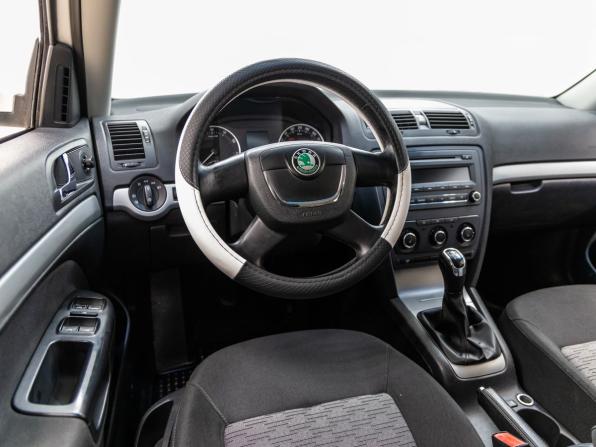 Skoda Octavia II (A5) Рестайлинг с пробегом 2012 года, цена 998 000 рублей, 143374 км, лифтбек, Автокод Объявления