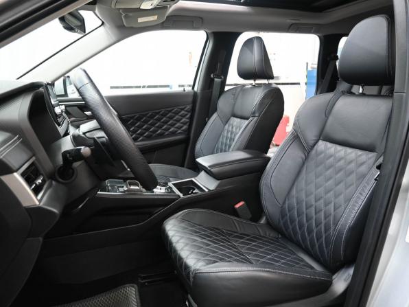 Mitsubishi Outlander IV с пробегом 2022 года, цена 4 249 900 рублей, 45125 км, внедорожник, Автокод Объявления