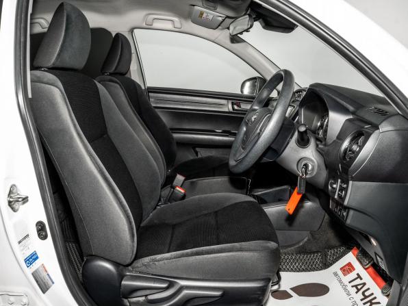 Toyota Corolla XI (E160 E170) Рестайлинг 2 с пробегом 2019 года, цена 1 125 000 рублей, 124084 км, седан, Автокод Объявления