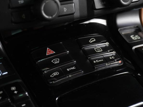 Porsche Cayenne II Рестайлинг (958) с пробегом 2015 года, цена 3 699 000 рублей, 130103 км, внедорожник, Автокод Объявления