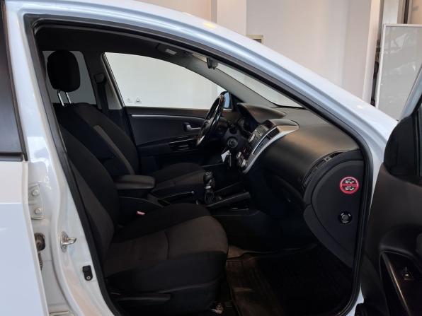Kia Ceed I Рестайлинг с пробегом 2011 года, цена 670 000 рублей, 215792 км, хэтчбек, Автокод Объявления
