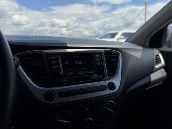 Hyundai Solaris II с пробегом 2018 года, цена 975 000 рублей, 250000 км, седан, Автокод Объявления