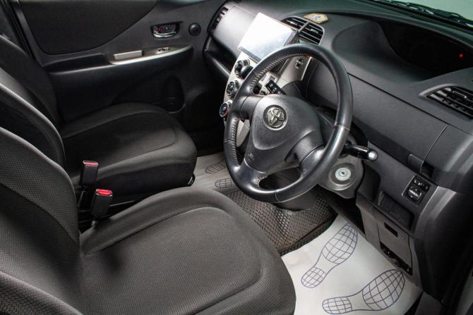 Toyota Ractis I с пробегом 2010 года, цена 829 000 рублей, 117500 км, хэтчбек, Автокод Объявления