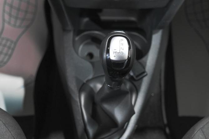Renault Sandero II Рестайлинг с пробегом 2018 года, цена 1 169 000 рублей, 132000 км, хэтчбек, Автокод Объявления