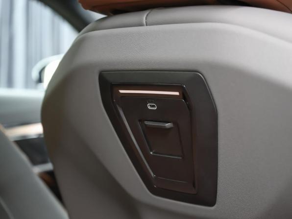 BMW 5 серии VIII (G60/G61/G68) с пробегом 2024 года, цена 8 648 000 рублей, 18094 км, седан, Автокод Объявления