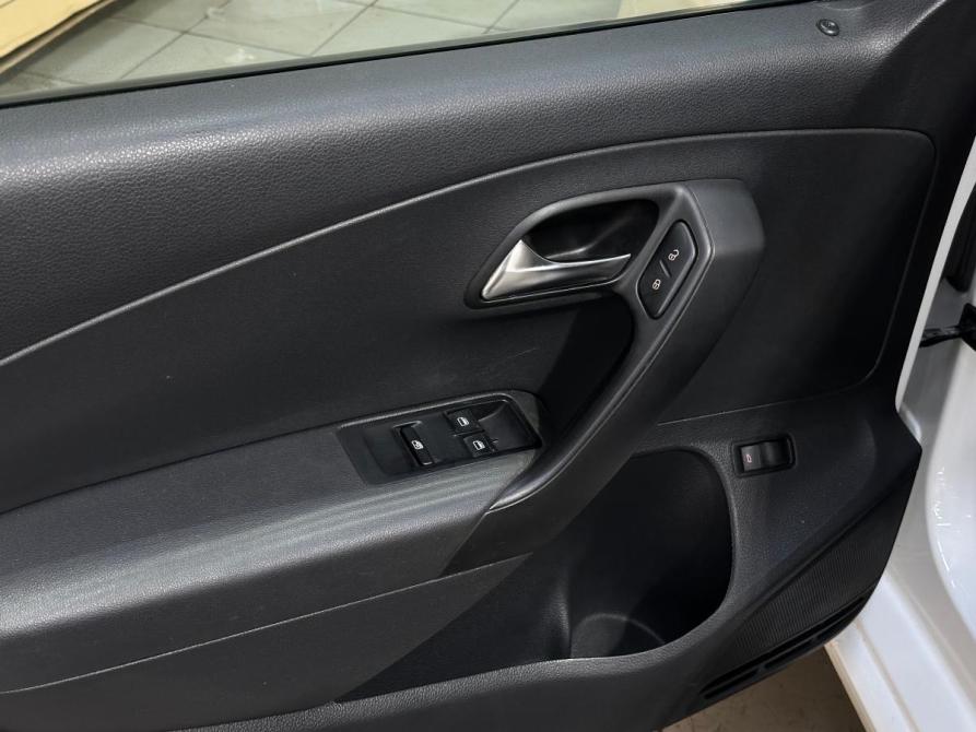 Volkswagen Polo V Санкт-Петербург  - изображение 11