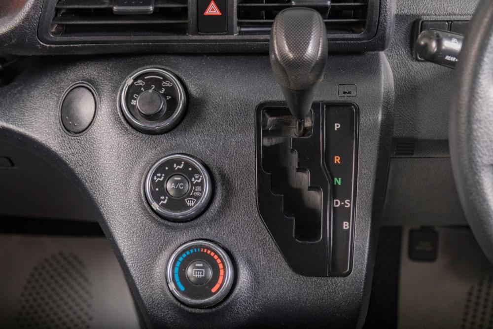 Toyota Sienta II Томск  - изображение 14