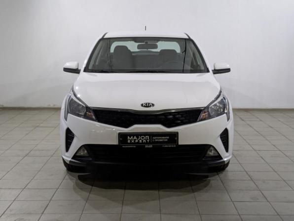 Kia Rio IV Рестайлинг с пробегом 2021 года, цена 1 725 000 рублей, 35810 км, седан, Автокод Объявления