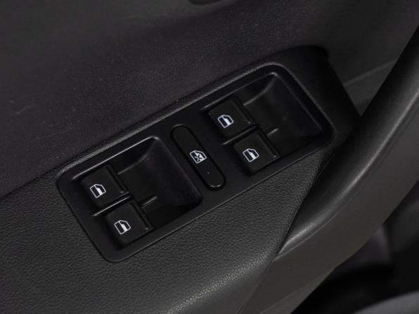 Volkswagen Polo V Рестайлинг с пробегом 2017 года, цена 1 050 000 рублей, 90549 км, седан, Автокод Объявления