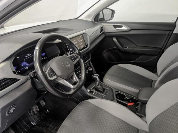Volkswagen Taos I с пробегом 2022 года, цена 2 390 000 рублей, 95360 км, внедорожник, Автокод Объявления
