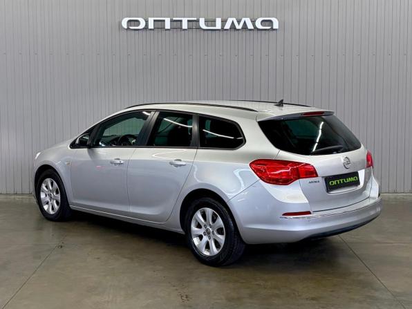 Opel Astra J Рестайлинг с пробегом 2015 года, цена 847 000 рублей, 237524 км, универсал, Автокод Объявления