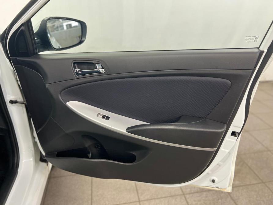 Hyundai Solaris I Санкт-Петербург  - изображение 9