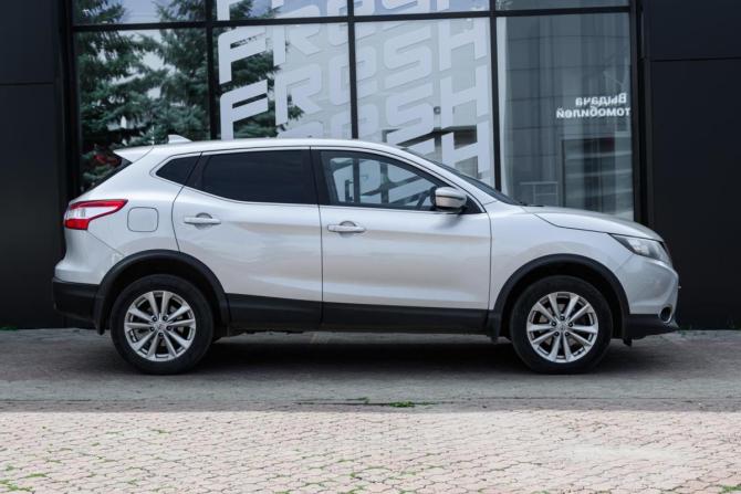 Nissan Qashqai II с пробегом 2018 года, цена 1 399 000 рублей, 134746 км, внедорожник, Автокод Объявления