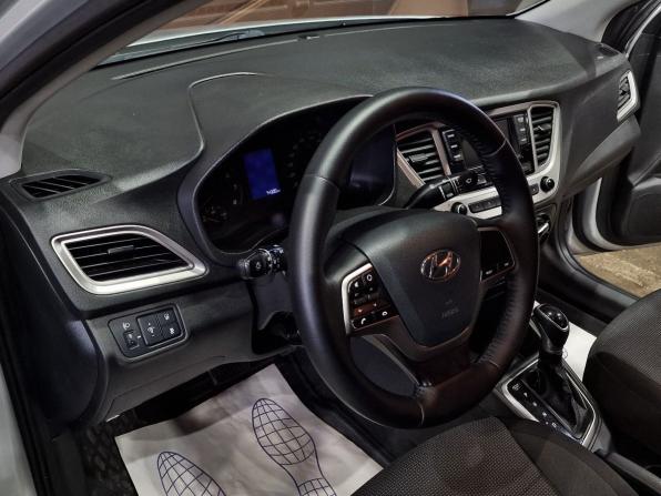 Hyundai Solaris II Рестайлинг с пробегом 2021 года, цена 1 555 000 рублей, 73860 км, седан, Автокод Объявления