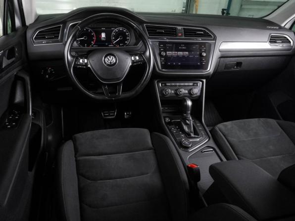 Volkswagen Tiguan II с пробегом 2018 года, цена 2 547 000 рублей, 162040 км, внедорожник, Автокод Объявления