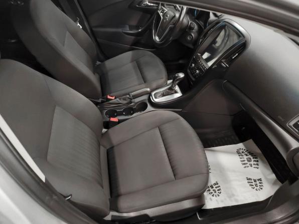 Opel Astra J с пробегом 2011 года, цена 706 100 рублей, 175549 км, хэтчбек, Автокод Объявления