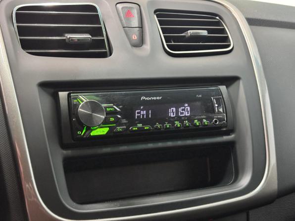 Renault Sandero II Рестайлинг с пробегом 2018 года, цена 955 000 рублей, 136040 км, хэтчбек, Автокод Объявления