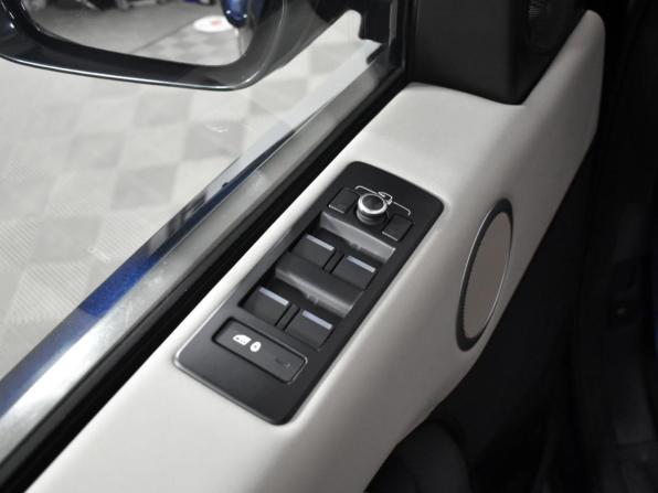Land Rover Discovery V с пробегом 2017 года, цена 2 700 000 рублей, 177538 км, внедорожник, Автокод Объявления