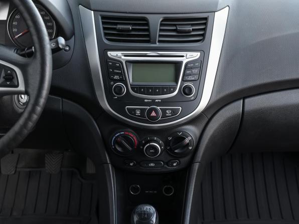 Hyundai Solaris I с пробегом 2012 года, цена 849 000 рублей, 53491 км, седан, Автокод Объявления