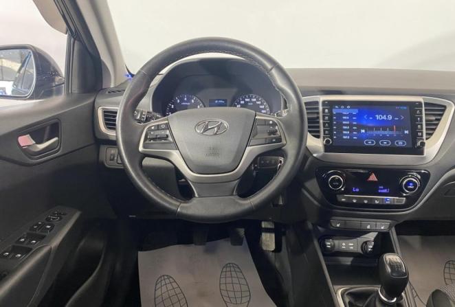 Hyundai Solaris II с пробегом 2017 года, цена 1 000 000 рублей, 89843 км, седан, Автокод Объявления
