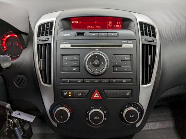 Kia Ceed I Рестайлинг с пробегом 2012 года, цена 860 000 рублей, 81656 км, хэтчбек, Автокод Объявления