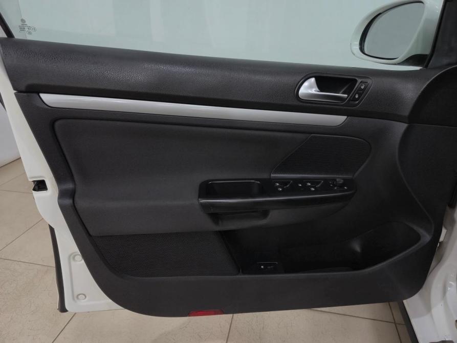 Volkswagen Jetta V Альметьевск  - изображение 9