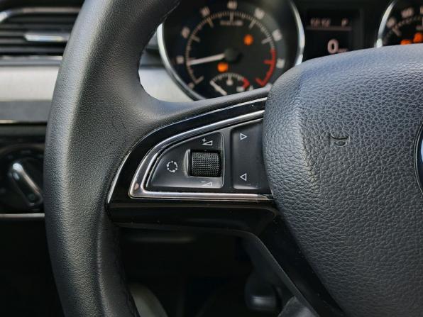 Skoda Superb II Рестайлинг с пробегом 2013 года, цена 879 000 рублей, 268196 км, лифтбек, Автокод Объявления