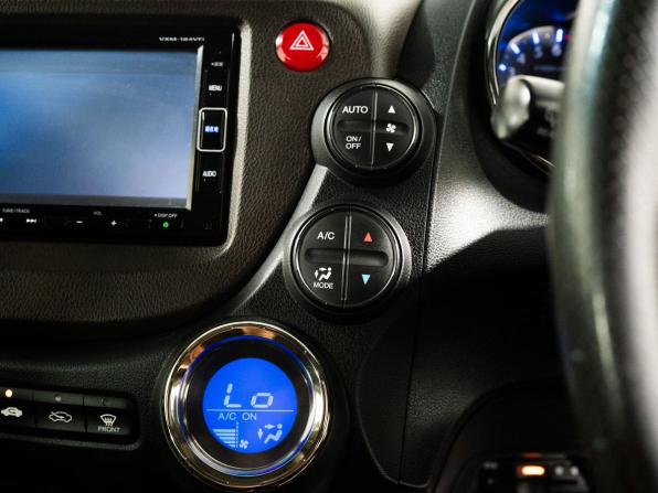 Honda Fit Shuttle I с пробегом 2012 года, цена 900 000 рублей, 193553 км, универсал, Автокод Объявления