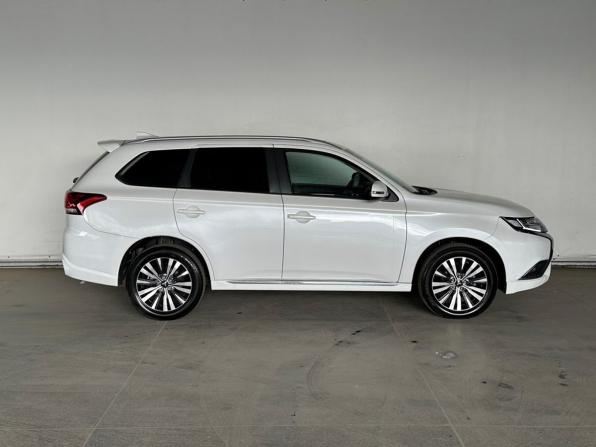 Mitsubishi Outlander III Рестайлинг 3 с пробегом 2022 года, цена 2 570 000 рублей, 32923 км, внедорожник, Автокод Объявления