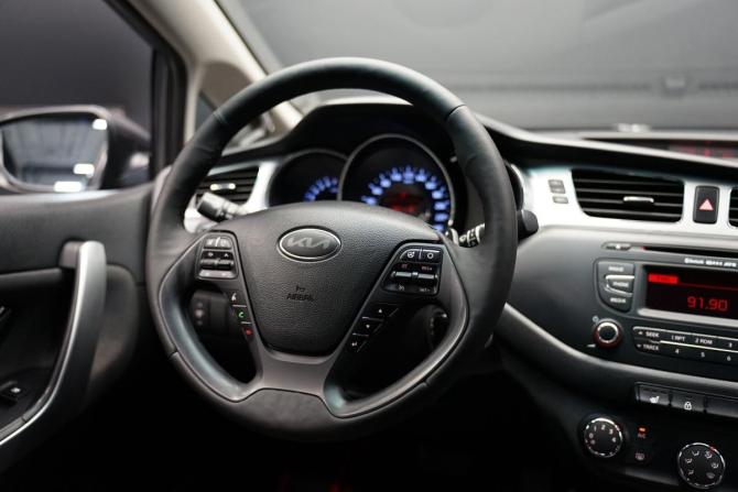 Kia Ceed II с пробегом 2013 года, цена 1 190 000 рублей, 227605 км, хэтчбек, Автокод Объявления