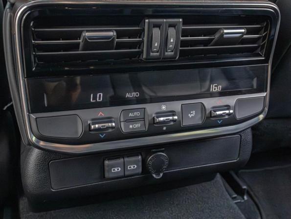 Toyota Land Cruiser 300 Series с пробегом 2023 года, цена 11 950 000 рублей, 89134 км, внедорожник, Автокод Объявления