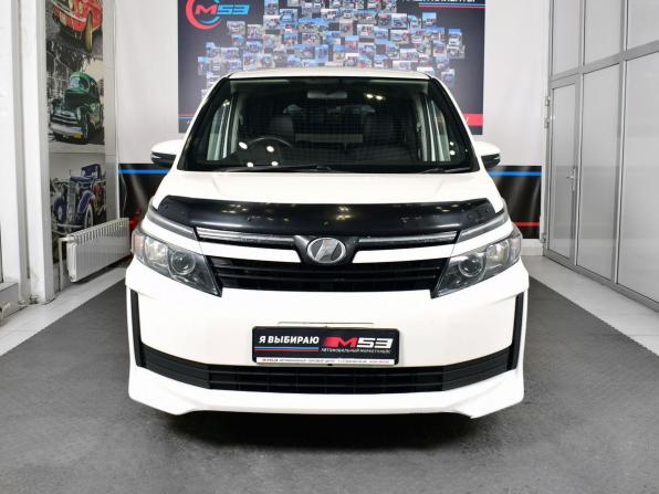 Toyota Voxy III (R80) с пробегом 2016 года, цена 1 579 999 рублей, 395234 км, минивэн, Автокод Объявления