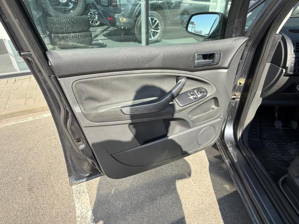 Ford C-MAX I Рестайлинг с пробегом 2008 года, цена 535 000 рублей, 250299 км, минивэн, Автокод Объявления
