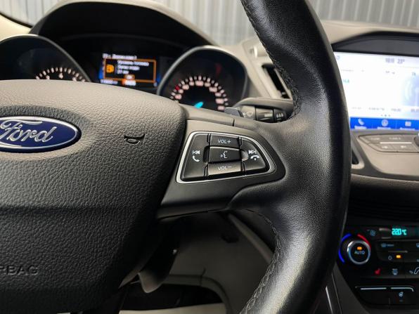 Ford Kuga II Рестайлинг с пробегом 2017 года, цена 1 607 000 рублей, 116600 км, внедорожник, Автокод Объявления